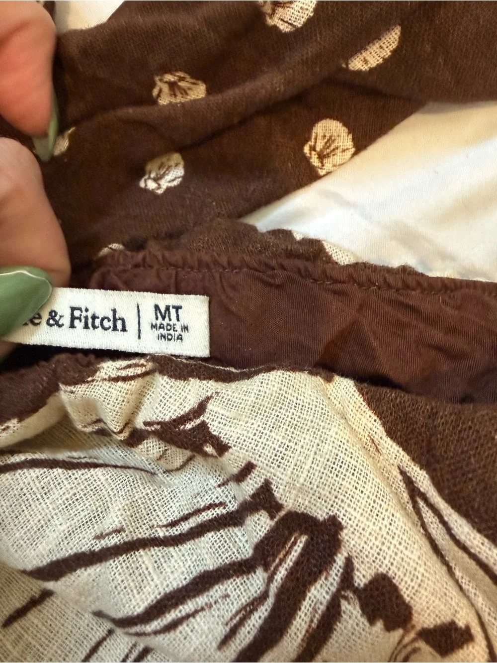 Abercrombie & Fitch Brown and Cream Maxi Dress with Shell Print Size MT - Picture 2 of 2